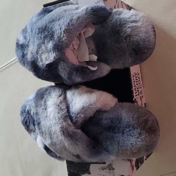 P2012   Jenni Women's Crisscross Faux Fur Slide Box Slipper Size Small 5-6 - Picture 8 of 11